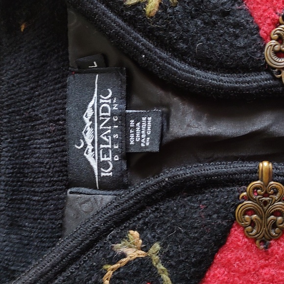 Icelandic Design Lined Red Wool Embellished Hook Closure Vest Size L - Picture 4 of 6